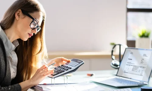 A women is processing invoices